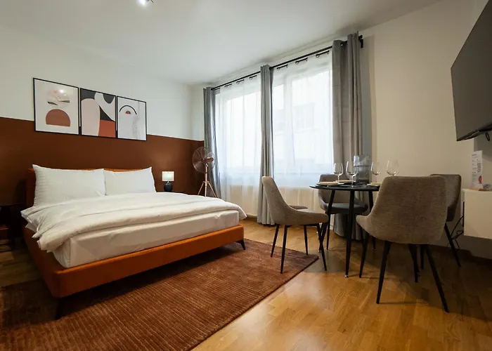 Spacious In Prime Location With Queen Bed