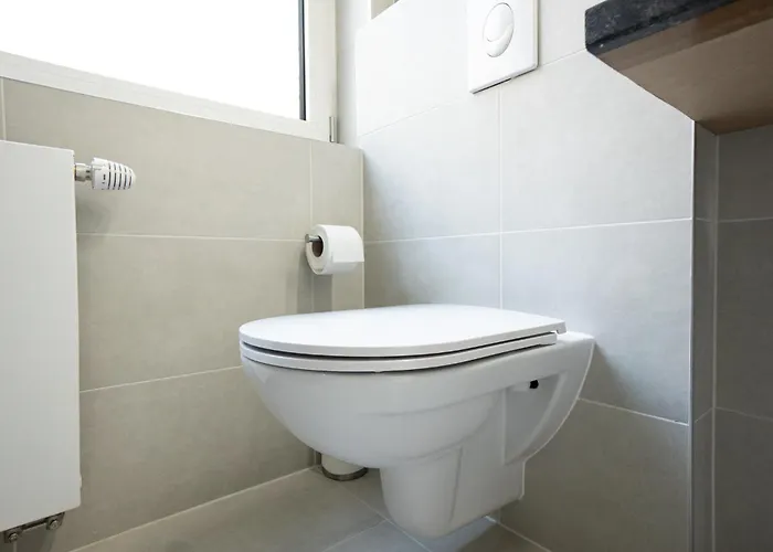 Spacious In Prime Location With Queen Bed Vienna