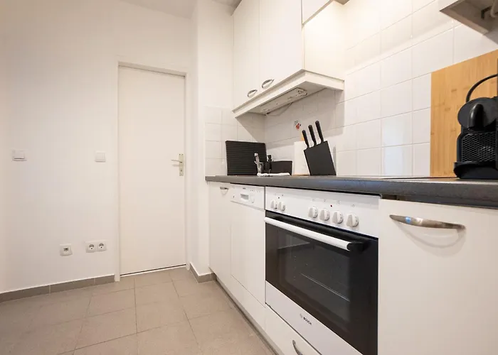 Spacious In Prime Location With Queen Bed Appartamento